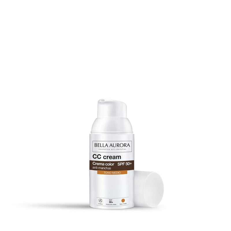 Feuchtigkeitscreme mit Farbe Calvin Klein Cc Cream Fleckenbeständig Spf 50 Mittel (30 ml)